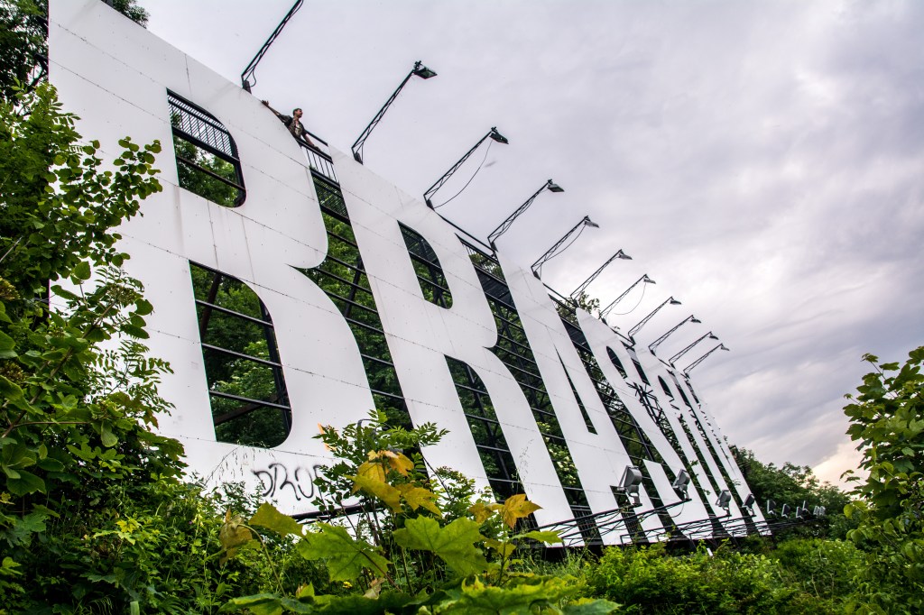 A view of the scenic hiking track leading up to the famous Brasov sign, offering an amazing view of the historic town and the stunning Carpathian Mountains. Put on your hiking boots and explore this beautiful area.