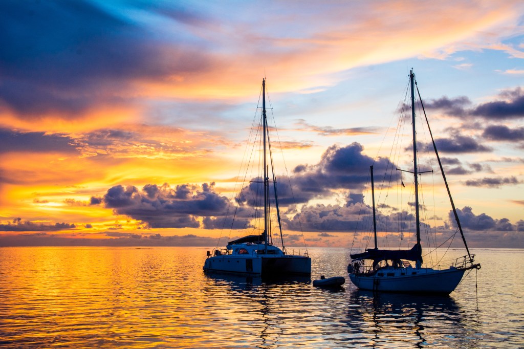 Breathtaking sunset over the San Blas Islands - a captivating paradise.