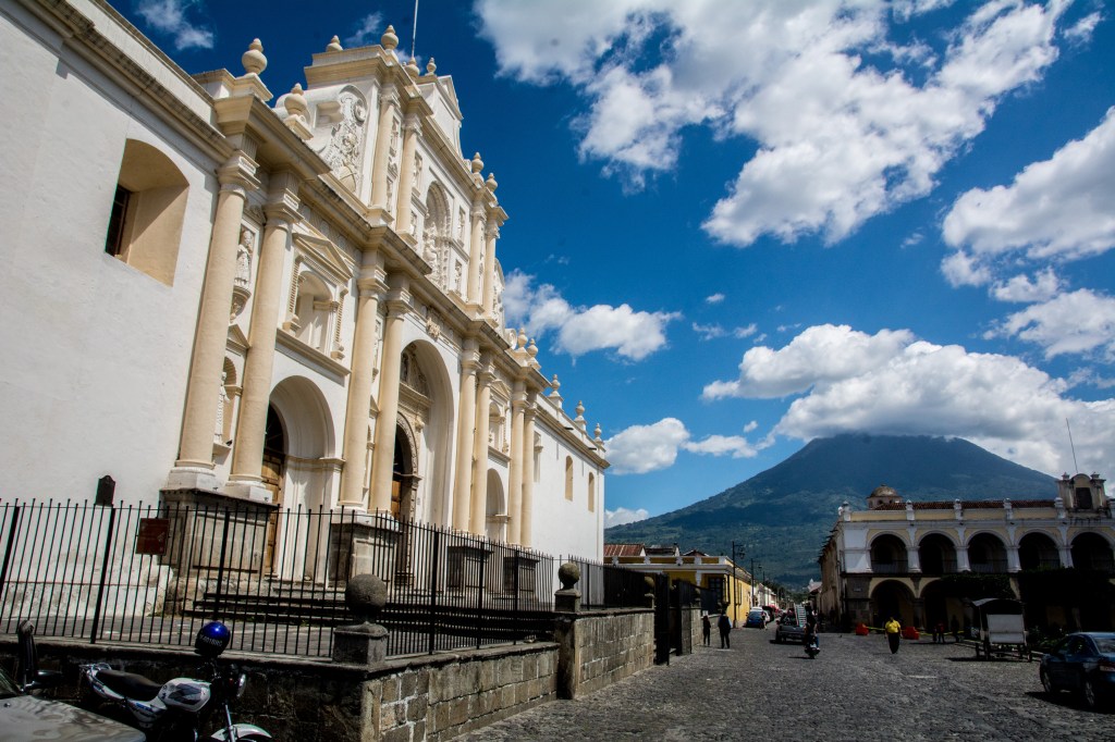 Exploring the Heart of Antigua, Guatemala - Main Square's Historic Charm and Beauty