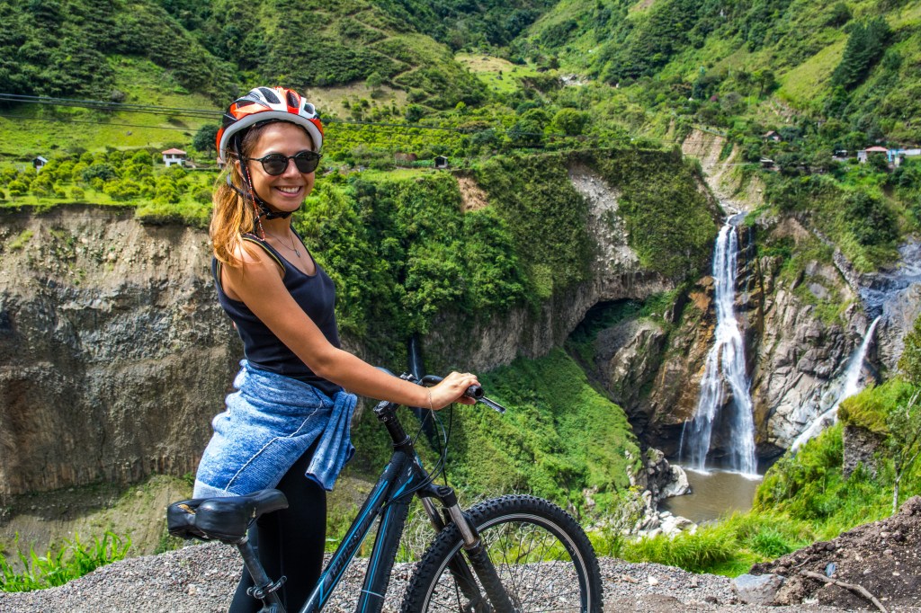 Exploring Waterfalls by Bike - Guided Day Trip Adventure' - Rent bikes for a day, and embark on a guided biking adventure to witness a series of breathtaking waterfalls along the scenic route. Experience the thrill of discovery!
