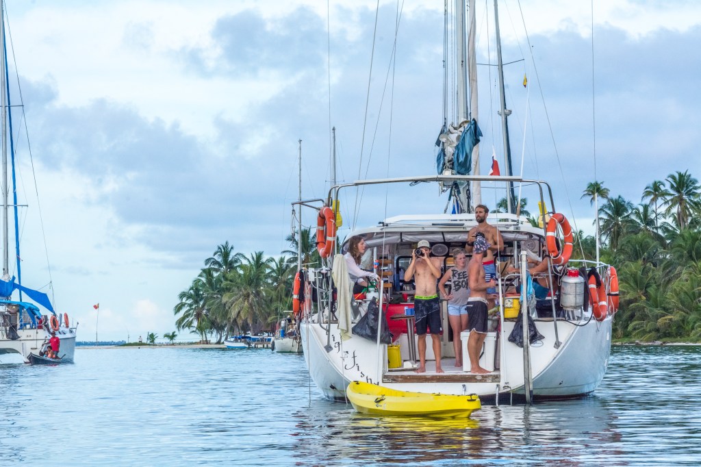 Sailing on a Boat Around the San Blas Islands' - Set sail on a remarkable journey through the pristine beauty of the San Blas Islands. Discover the ultimate island-hopping adventure in this tropical paradise.