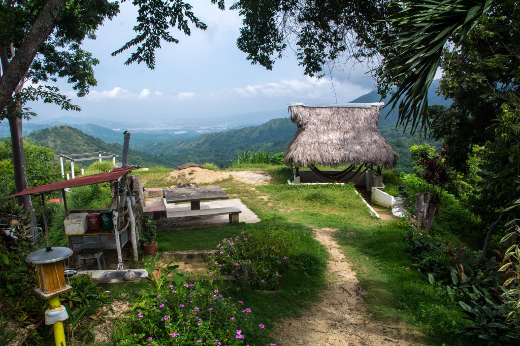 Picturesque Entrance: A 15-minute walk through a lush forest leads to this hidden gem. Prepare with a headlamp for nighttime adventures. Enjoy sweeping hillside views that extend to bustling Santa Marta on the horizon. In September 2016, they expanded with more rooms and eco-conscious facilities, offering a unique and relatively new experience.