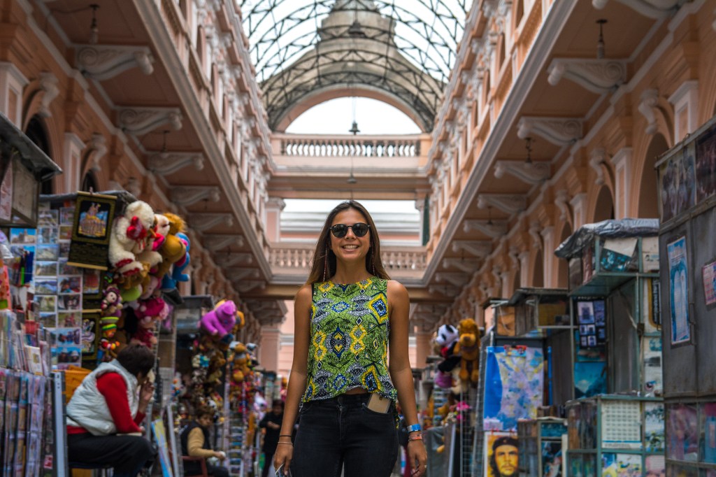 Image promoting the best way to explore Lima through a free walking tour, showcasing the city's landmarks and cultural richness.