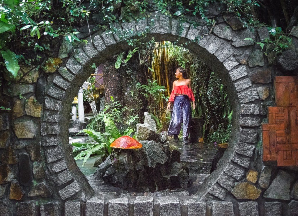 Da Lat's Moon Villa, an otherworldly creation by a local artist since 1990, a must-visit site for its unique and mesmerizing design.