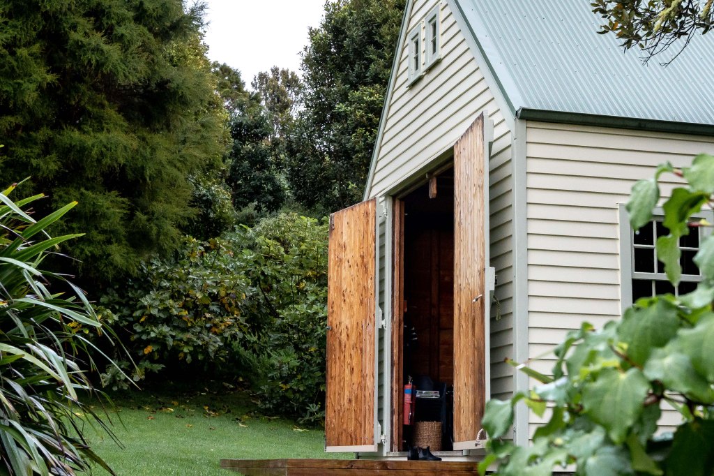Barnie Seaside Glamping, enjoying the coastal surroundings in New Zealand.