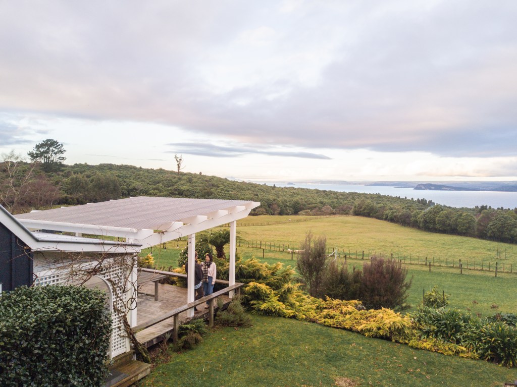 Pukawa Country Lodge Bachcare accommodation for a family long weekend, spacious holiday home with hot tub near Lake Taupō, New Zealand travel blog